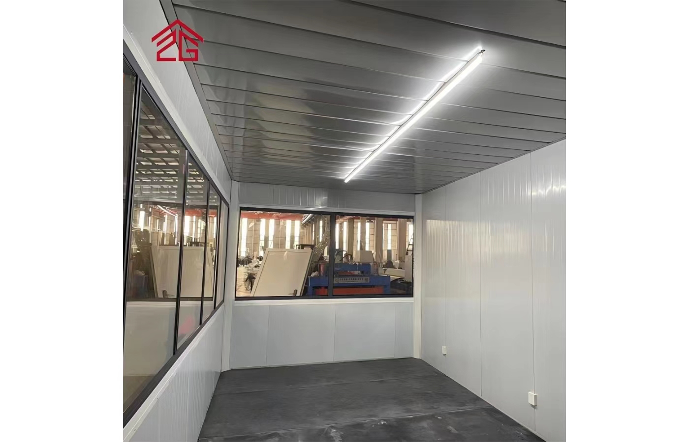 Tilpasset 20 fots fast containerhus med gulv-til-tak-vindu Tilpasset 20 fots fast containerhus med gulv-til-tak-vindu